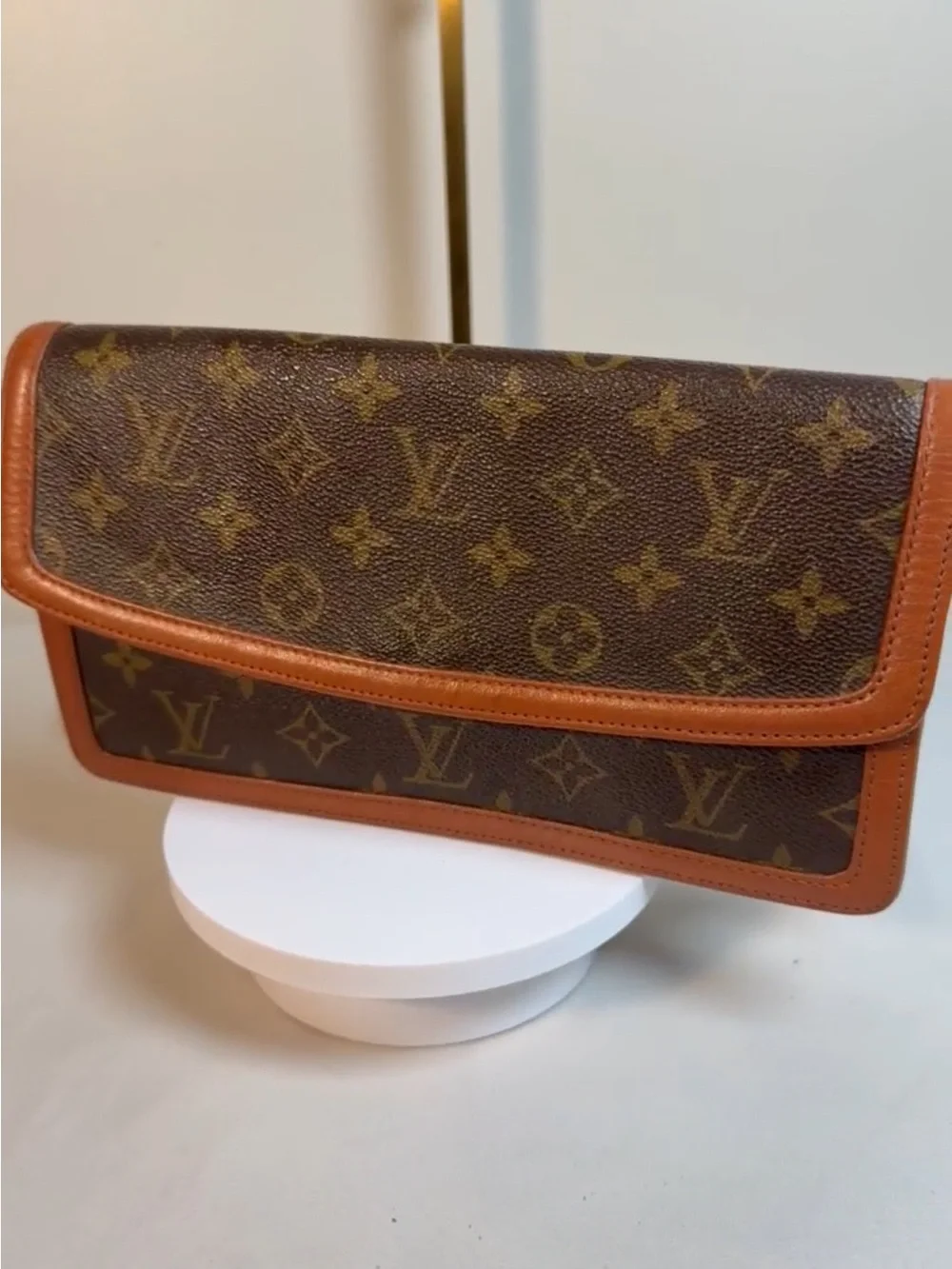 Louis Vuitton Monogram Pochette Dame clutch bag with dust bag Authentic